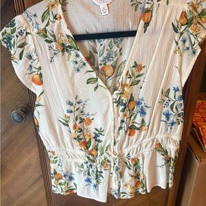 Women’s Cream Floral Button-Front Peplum Top